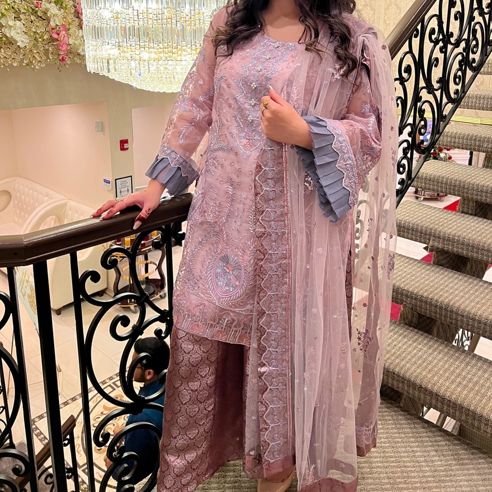 Salwar Kamees Set - Picture 7 of 10